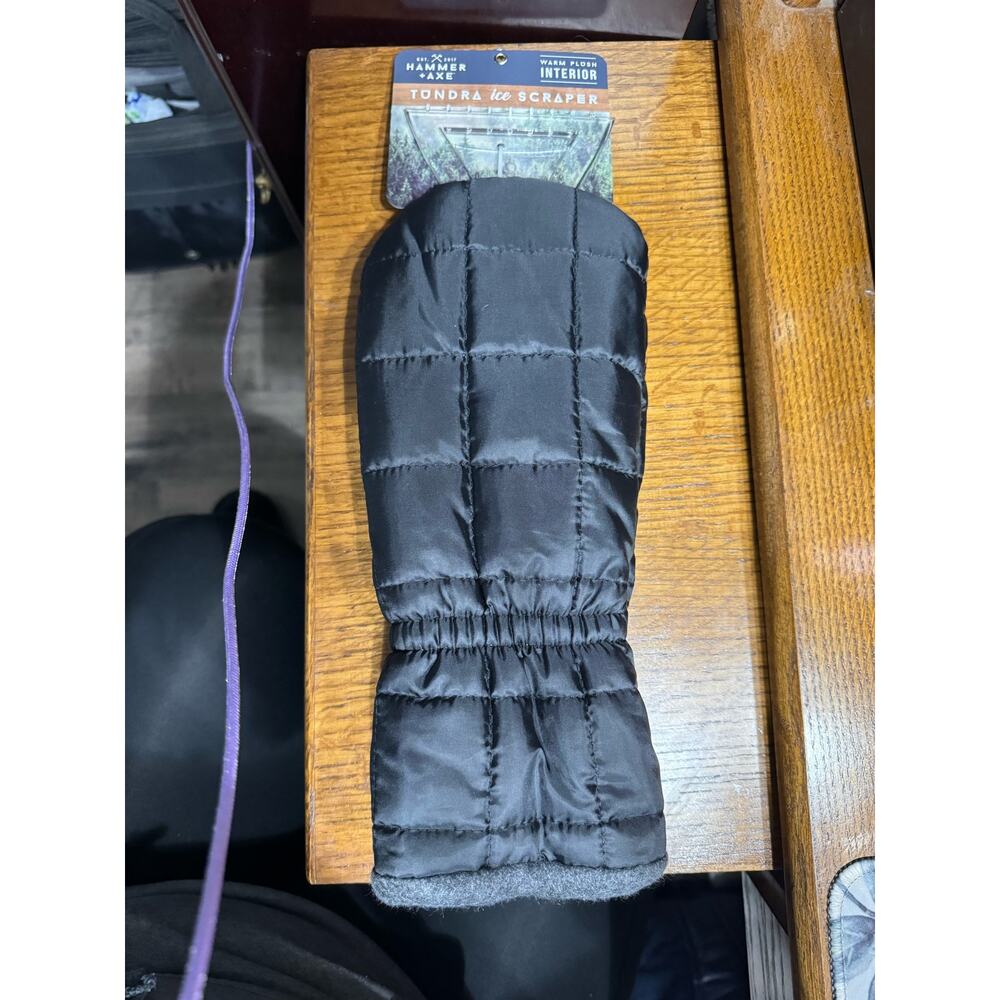 Hammer + Axe Tundra Ice Scraper fleece lined - BLACK